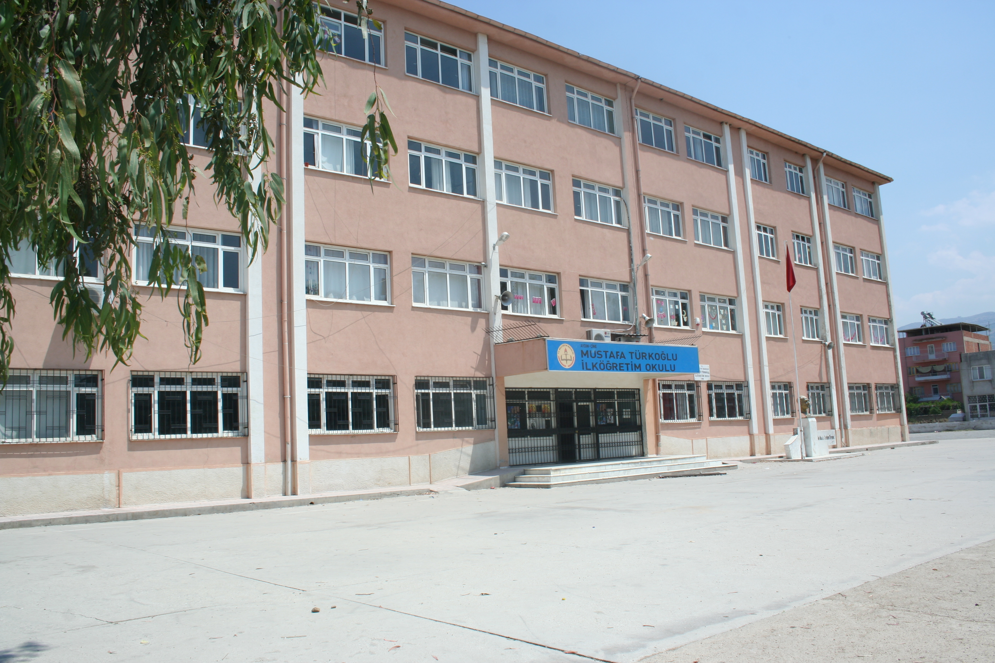 Çine Mustafa Türkoğlu İlköğretim Okulu İnşaatı - Çine / AYDIN